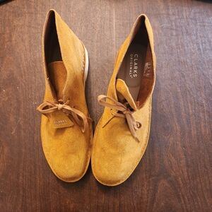 Mens Clarks "Desert Boot" Suede Brown/Orange Size 13. Never Been Worn